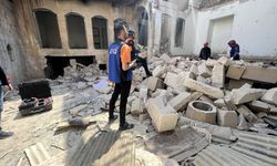 Kilis'te ağır hasarlı tescilli 2 katlı bina kısmen çöktü