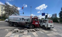 Kilis'te freni patlayan su tankeri 3 araca çarptı