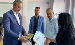 Eski Adalet Bakanı Abdulhamit Gül, Gaziantep'te oyunu kullandı