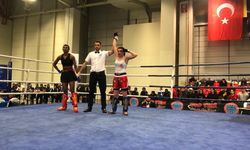 Feyzanur Azizoğlu Kick Boks'ta Dünya Şampiyonu Oldu