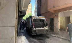 Terör Yandaşları Belediyenin Çöp Arabasını Ateşe Verdi