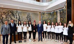 Gaziantep Tarihinde Bir İlk! Voleybol ’da Türkiye Finallerinde Yarışacak