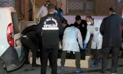 Kaldırım taşıyla öldürdü, cesedini parçalayıp buzlukta sakladı: