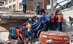 VİDEO HABER / Kepçe operatörünün öldüğü binanın yıkılma anından hemen sonraki görüntüler ortaya çıktı