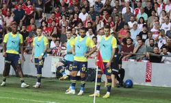 Samsunspor - Fenerbahçe maçında sahaya fare girdi
