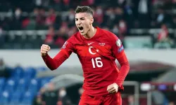 Fenerbahçe, Mert Müldür ile 4 yıllık sözleşme imzaladı.