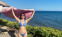 Şarkıcı Göksel'den tatilde bikinili kareler!