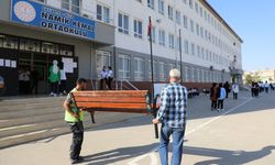 Nizip Belediyesi, Geri Dönüşüm Atölyesi'nden Okullara Bank Desteği
