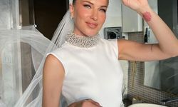Burcu Esmersoy'un Giydiği Dekolteli Gelinlik Olay Oldu