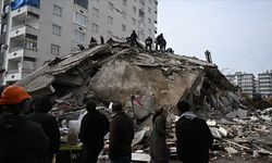 Depremde 100 Kişinin Öldüğü Bina Projesiz ve Ruhsatsız Yapılmış
