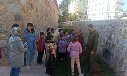 Gaziantep'te depremde hayatını kaybeden 39 öğretmen anısına fidan dikildi