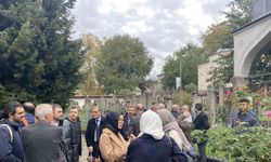 Usta edebiyatçı Sezai Karakoç vefatının 2. yılında kabri başında anıldı