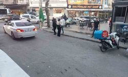 VİDEO HABER / Şakalaşan çocuklar otomobilin altında kaldı: Korkunç kaza kamerada