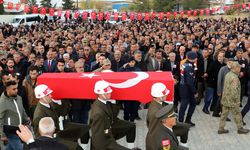 Gaziantepli Şehit Teğmen Öztürkmen mezarı başında anıldı