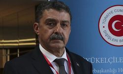 Dışişleri Bakanlığı:"İsrail tarafının ateşkes çağrılarını kabul etmeyerek sivil halka yönelik saldırıları sürdürmesinden, kesintisiz ve sürekli insani yardım girişine izin vermemesinden dolayı Gazze’de yaşanan insani trajedi dikkate alınarak, Tel Aviv Büyükelçimiz Şakir Özkan Torunlar’ın istişarelerde bulunmak üzere Ankara’ya çağırılması kararlaştırılmıştır."