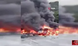 VİDEO HABER / Korkunç olay trafik kazasında 16 araç küle döndü: 8 ölü, 14 yaralı