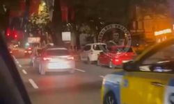 Twerk çılgınlığı bitmiyor,  bir kadın seyir halindeki otomobilin tavanında twerk yaptı.