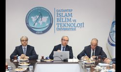 Gaziantep  İslam Bilim ve Teknoloji Üniversitesi Rektörü Şehmus Demir basın ile bir araya geldi