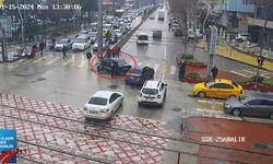 Gaziantep'te sürücü direğe çarptı