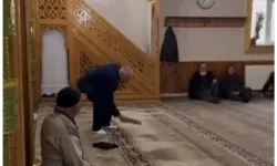 Sivas'ta Kur'an-ı Kerim'i 3 kez öpüp ayağı ile bastı: Gözaltına alındı