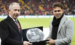 Cassio Lincoln’e plaket verildi