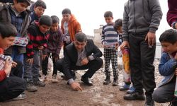 Başkan Fadıloğlu, çocuklarla cıncıklı gülle oynadı.