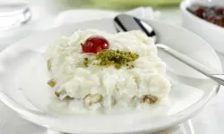 Eltilerin birbirine vermediği güllaç tarifi! Her yaprağın arasına sürün... Başka tarif aramayın...