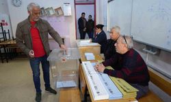 Gaziantep’te oy kullanma işlemi başladı