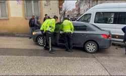 İşçi servisi ile otomobil çarpıştı: 3 yaralı