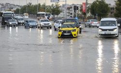 Gaziantep'te sağanak yağış etkili oluyor! Alleben deresinin su seviyesi yükseldi