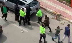 Ehliyetsiz araç kullanan kardeşine ceza yazan polis memurunu bıçaklayan şahıs tutuklandı