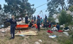 Antalya’da teleferik vagonunda mahsur kalan 2 yaralının tahliye çalışmaları devam ediyor