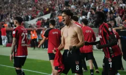 Herkesin elinde hesap kitap makinesi var! Süper Lig'de kümede kalma savaşı! 5 takım diken üstünde...