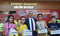 Şahinbey’den öğrencilere karne hediyesi