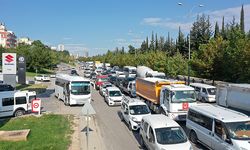 Gaziantep'te maddi hasarlı kaza ulaşımı aksattı