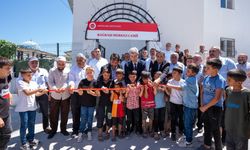 Hasarlı cami imece usulüyle yeniden ibadete açıldı