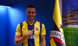 Fenerbahçe, Filip Kostic’i renklerine bağladı