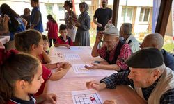 Huzurevi sakinleri ile çocuklar bir araya geldi