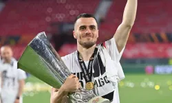 Filip Kostic iddiası... İstanbul devi resmi teklif yaptı!