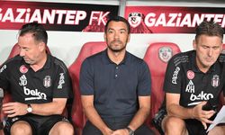 Giovanni van Bronckhorst: "Gaziantep FK acı çektirmeye hazır bir takım"