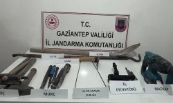 Gaziantep'te kaçak kazı yapan 3 kişi suçüstü yakalandı