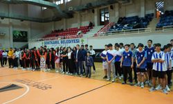 Badminton Kurtuluş Kupası'nda şampiyonlar belli oldu