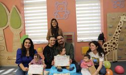 Gaziantep Bebek Kütüphanesi emekleme yarışması renkli görüntülerle yapıldı