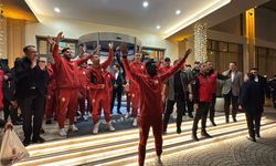 Galatasaray kafilesine Mersin’de coşkulu karşılama