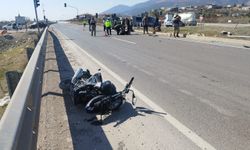 Gaziantep'te motosiklet ile otomobil çarpıştı! 3 kişi yaralandı...