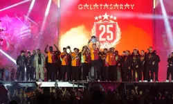 Şampiyon Galatasaray, kupasını Yenikapı’da aldı