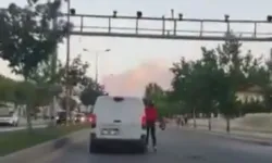 Ölümle dans ! Gaziantep'te patenli gencin tehlikeli yolculuğu kameraya yansıdı