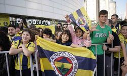 Fenerbahçe Euroleague şampiyonluğunu taraftarıyla kutladı