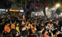 Fenerbahçe forması ile Galatasaray’ın şampiyonluğunu kutladı