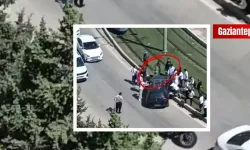 Gaziantep 'te araç tramvay yoluna uçtu